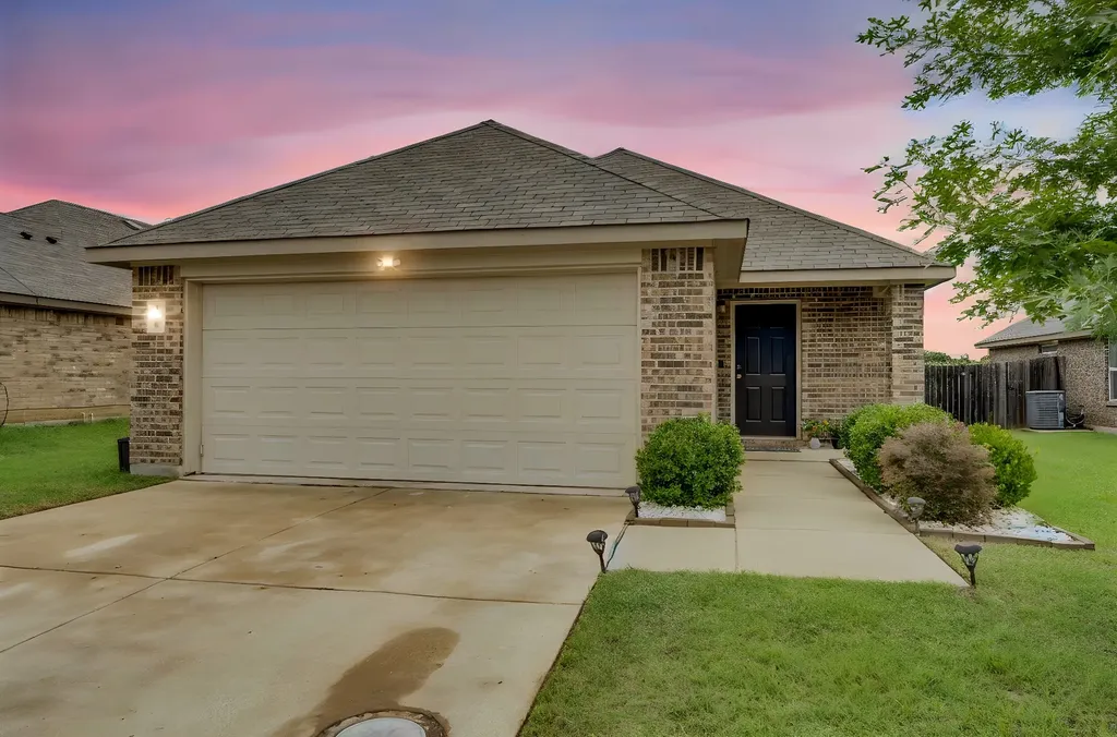 3308 Robin Road Ennis TX 75119