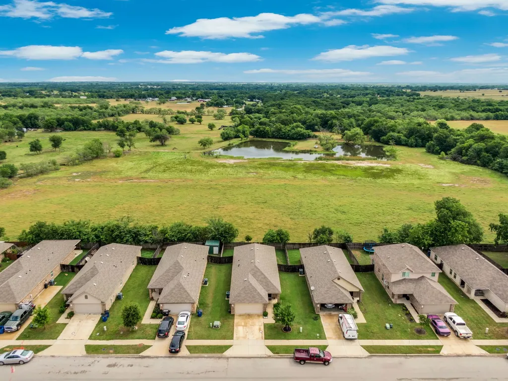 3308 Robin Road Ennis TX 75119