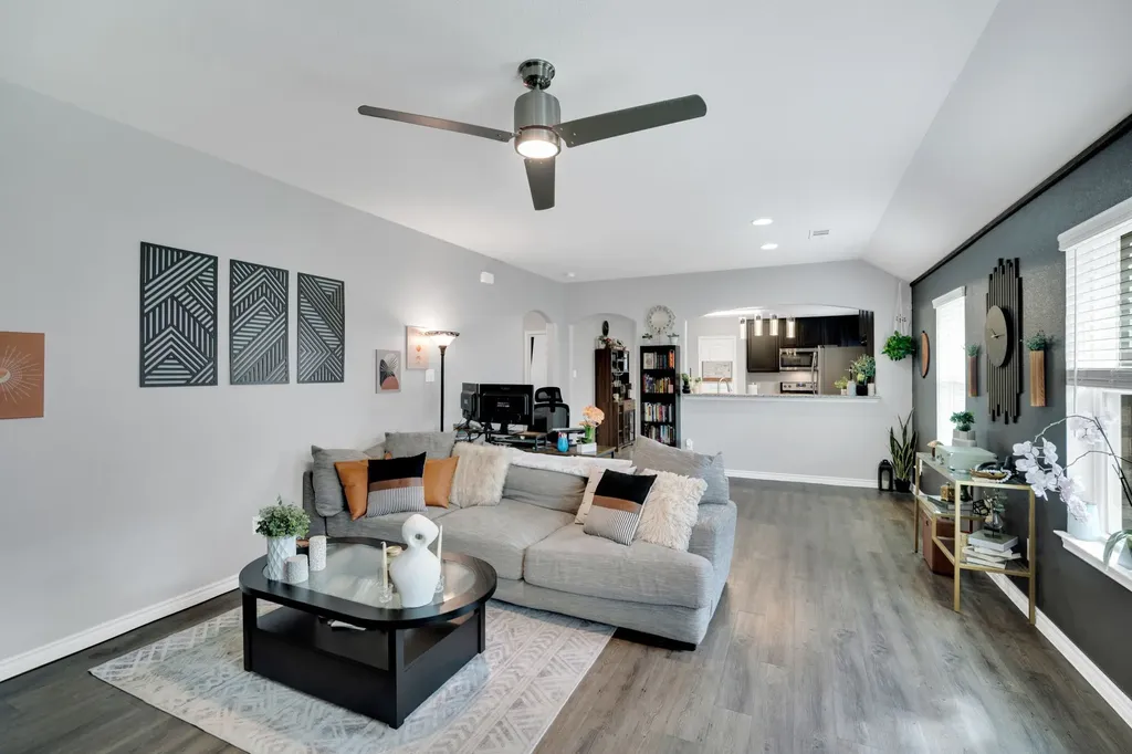 3308 Robin Road Ennis TX 75119