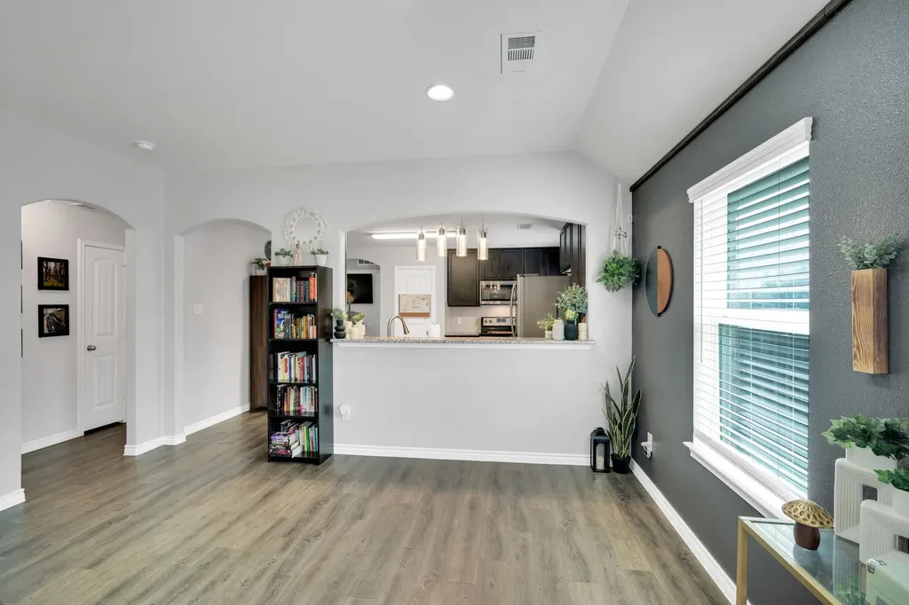 3308 Robin Road Ennis TX 75119