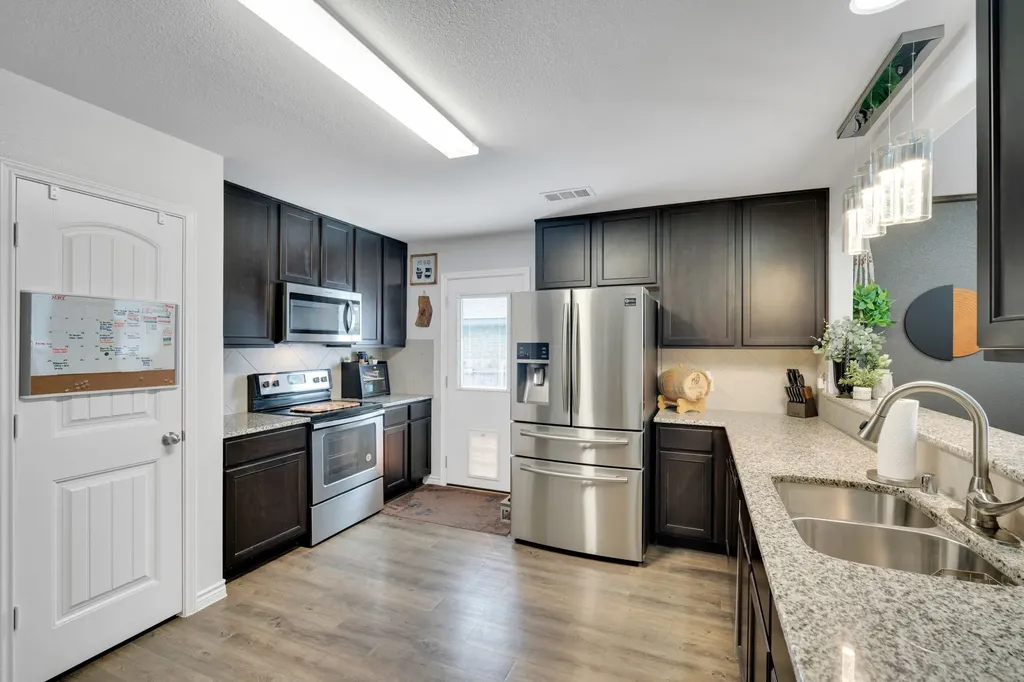3308 Robin Road Ennis TX 75119