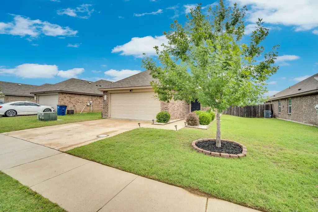 3308 Robin Road Ennis TX 75119