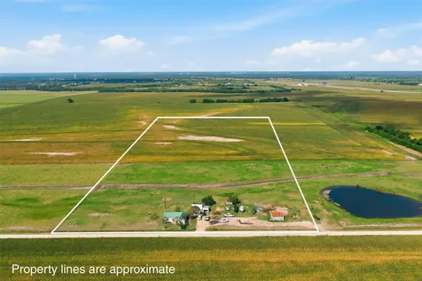 825 Dulak Axtell TX 76624