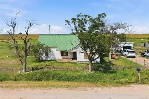 825 Dulak Axtell TX 76624