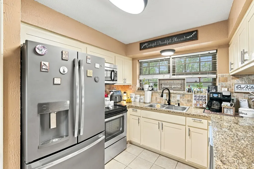 300 Pebble Creek Lane Red Oak TX 75154