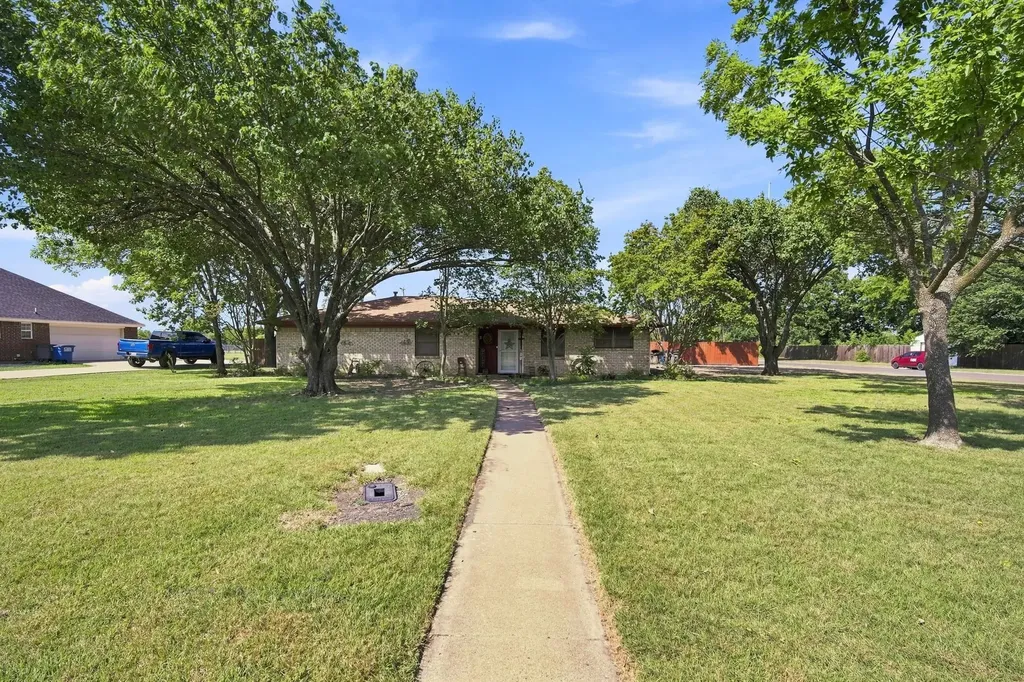300 Pebble Creek Lane Red Oak TX 75154