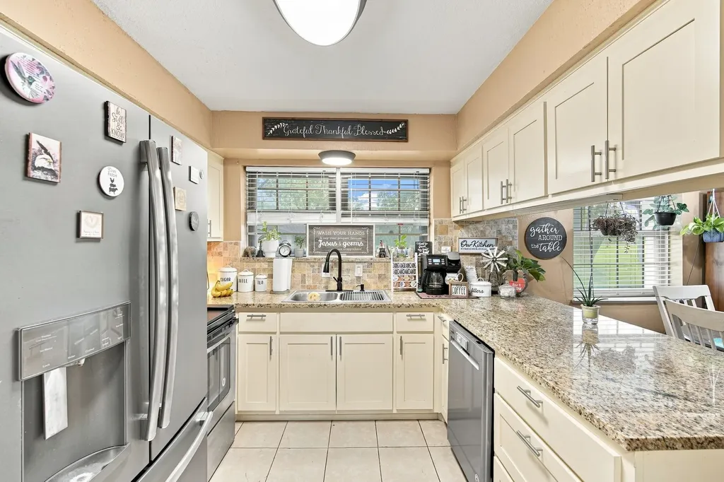 300 Pebble Creek Lane Red Oak TX 75154