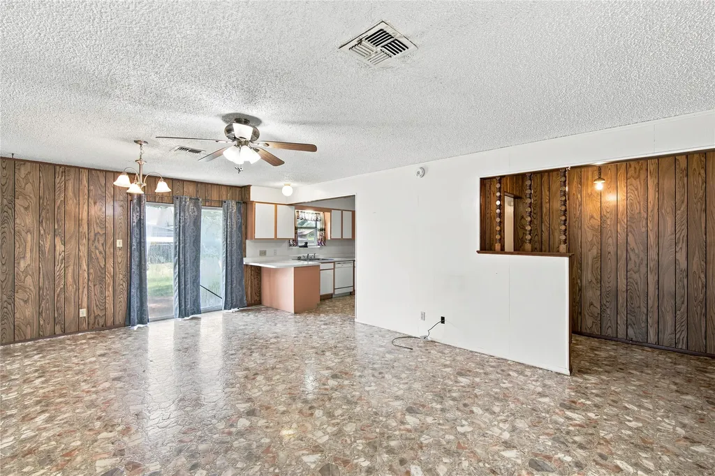 504 E Roosevelt Avenue Whitney TX 76692