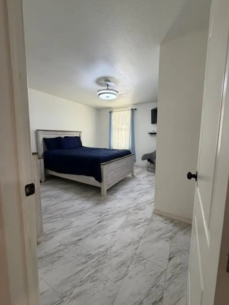 2211 Irion Avenue Fort Worth TX 76106