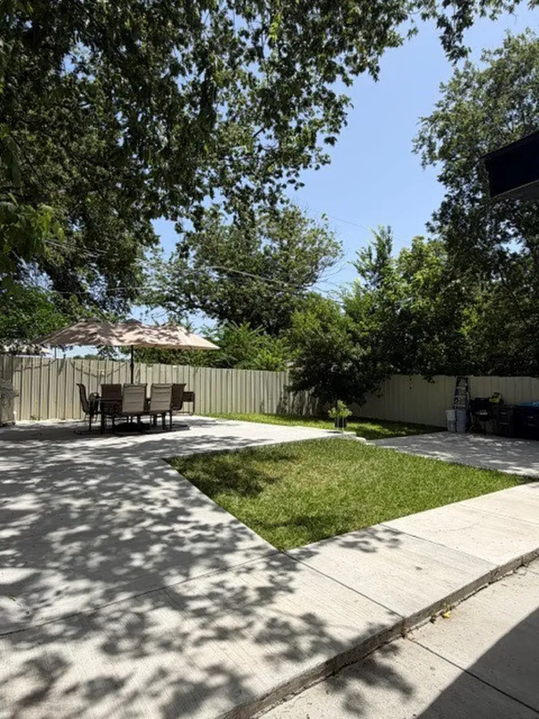 2211 Irion Avenue Fort Worth TX 76106