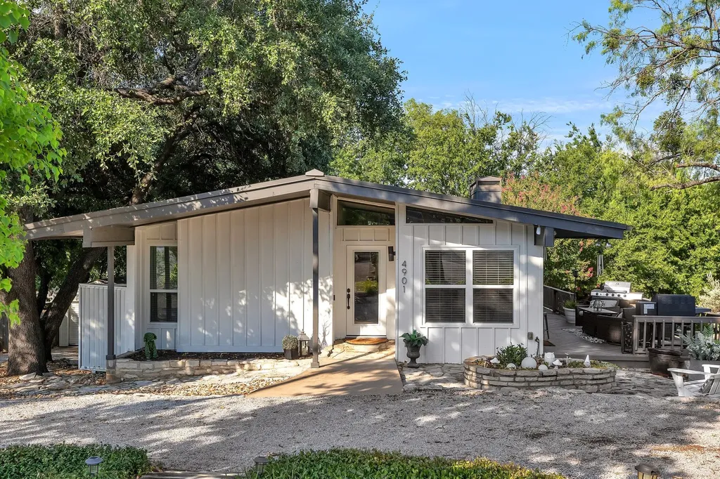 4901 Fairway Court De Cordova TX 76049