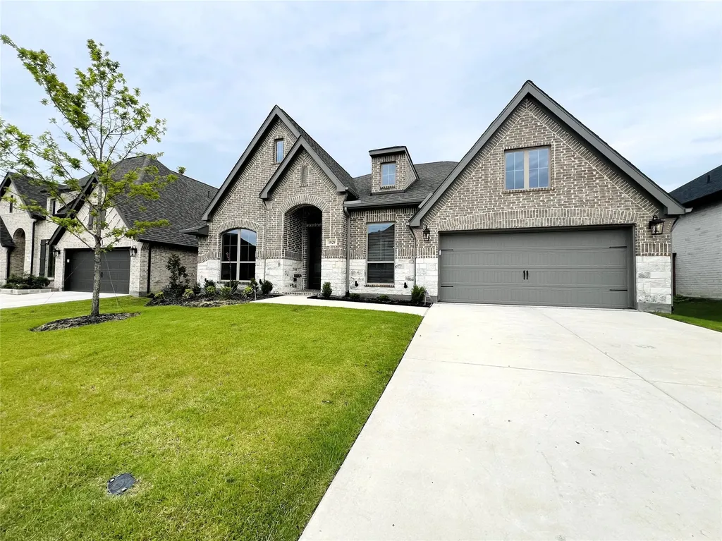 1929 Paxton Pass Mckinney TX 75071