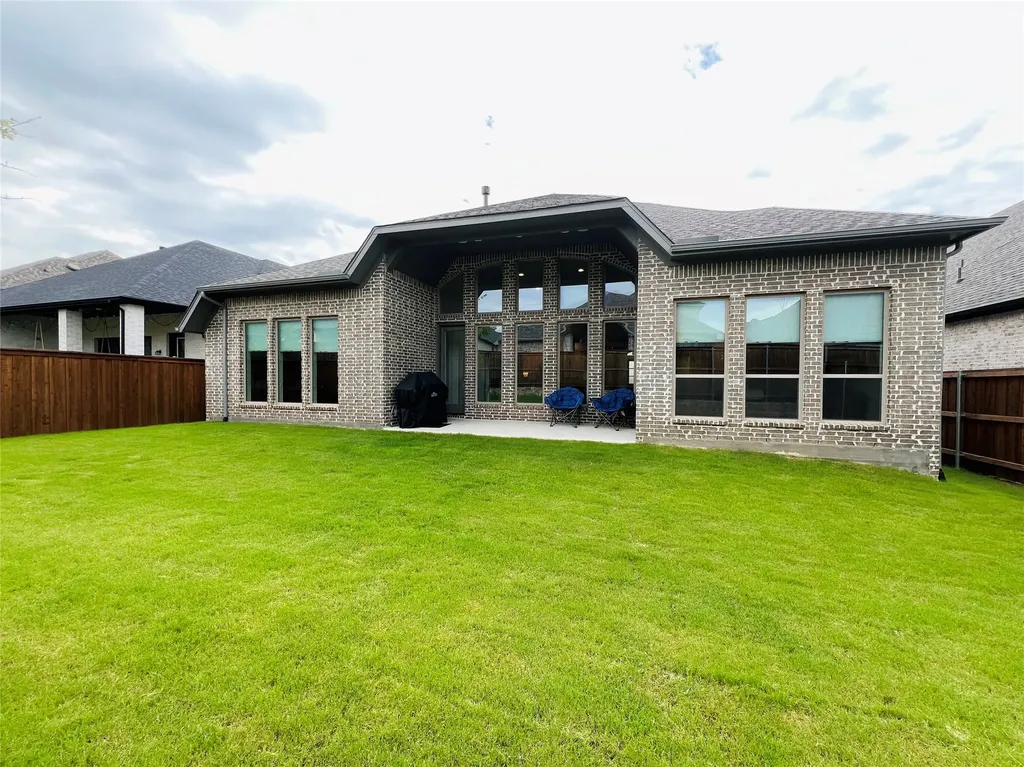 1929 Paxton Pass Mckinney TX 75071