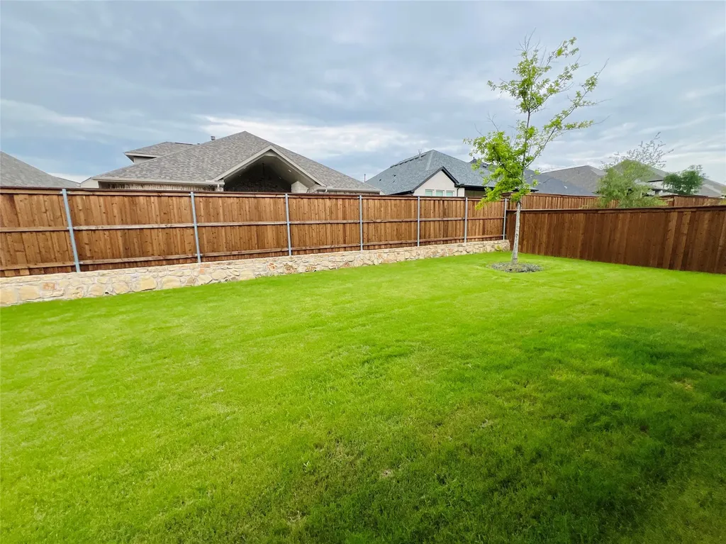 1929 Paxton Pass Mckinney TX 75071