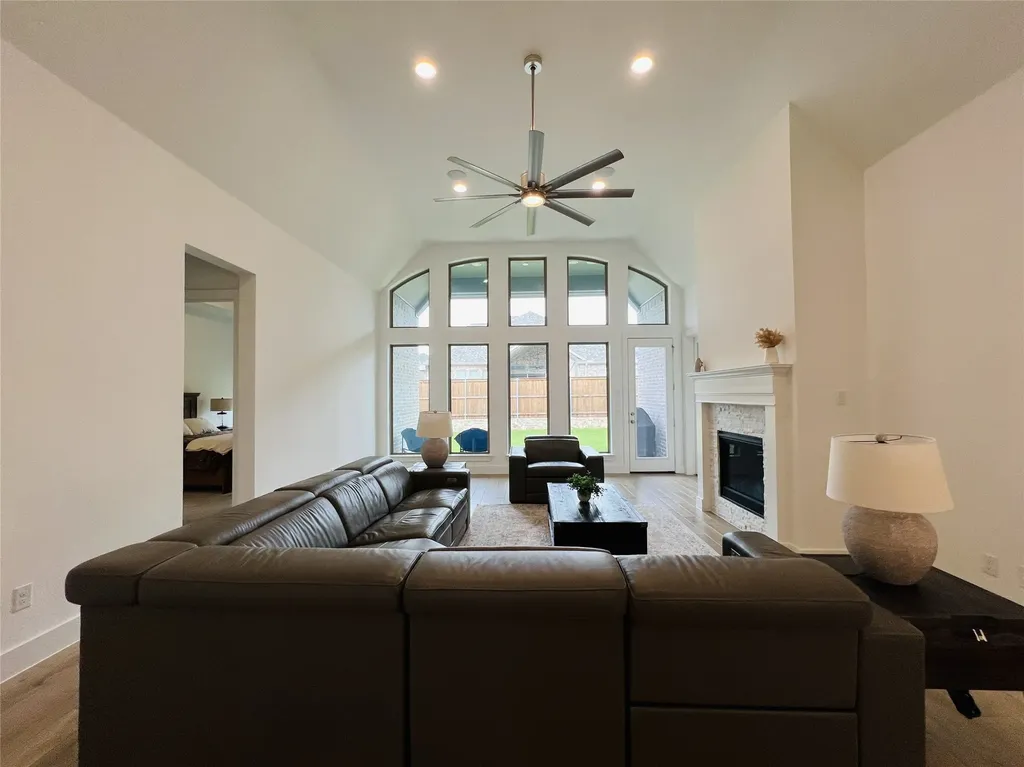 1929 Paxton Pass Mckinney TX 75071