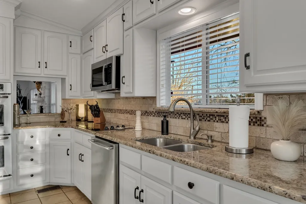 4901 Fairway Court De Cordova TX 76049