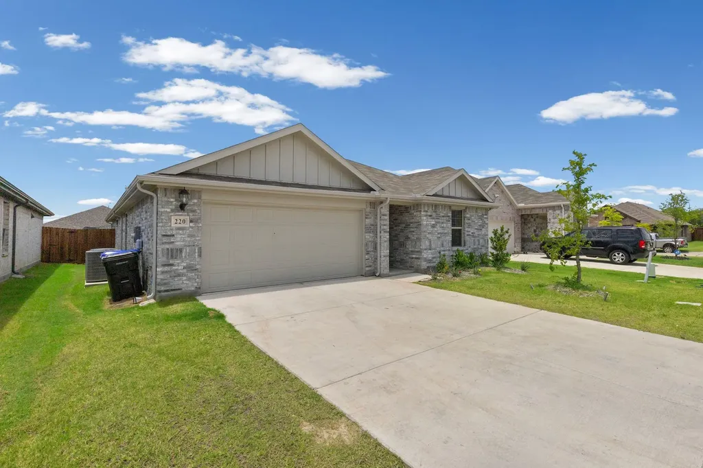220 Sugarlands Drive Greenville TX 75402