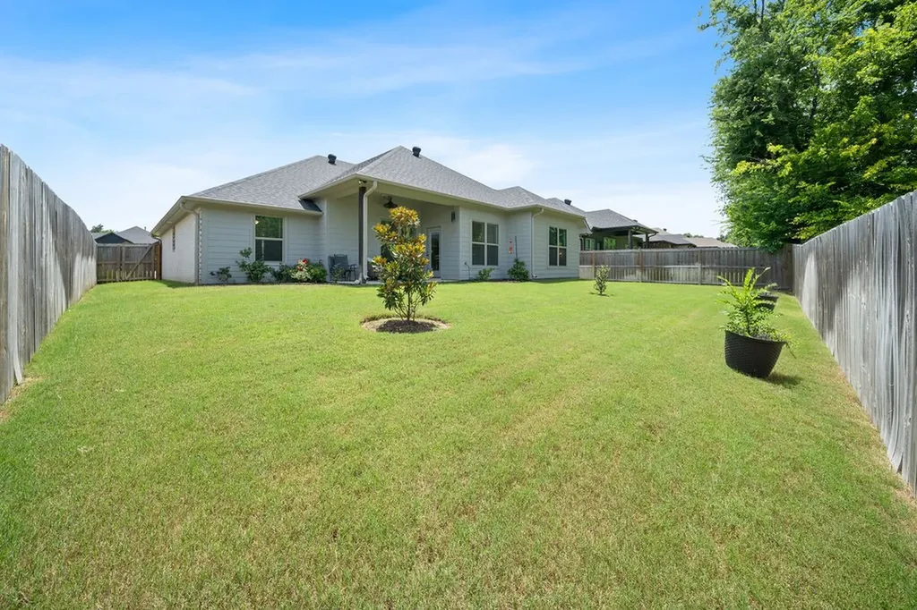 10027 Dayspring Flint TX 75762