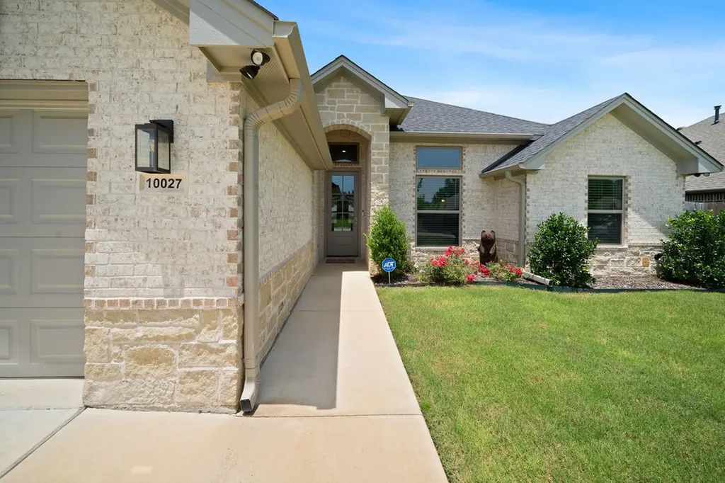 10027 Dayspring Flint TX 75762