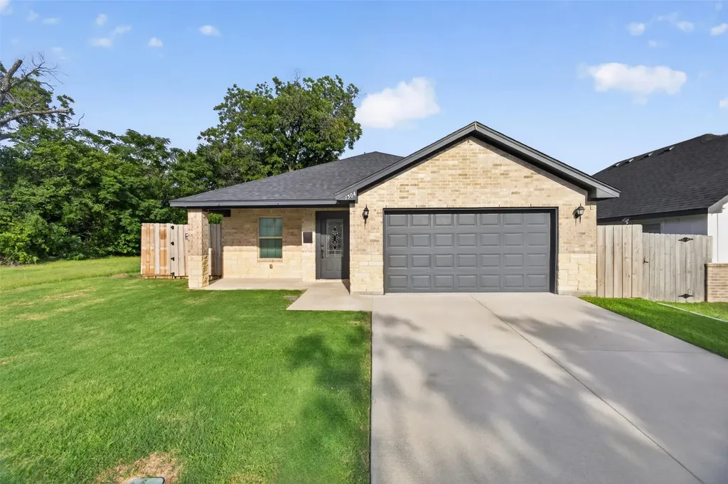 1504 Missouri Avenue Fort Worth TX 76104