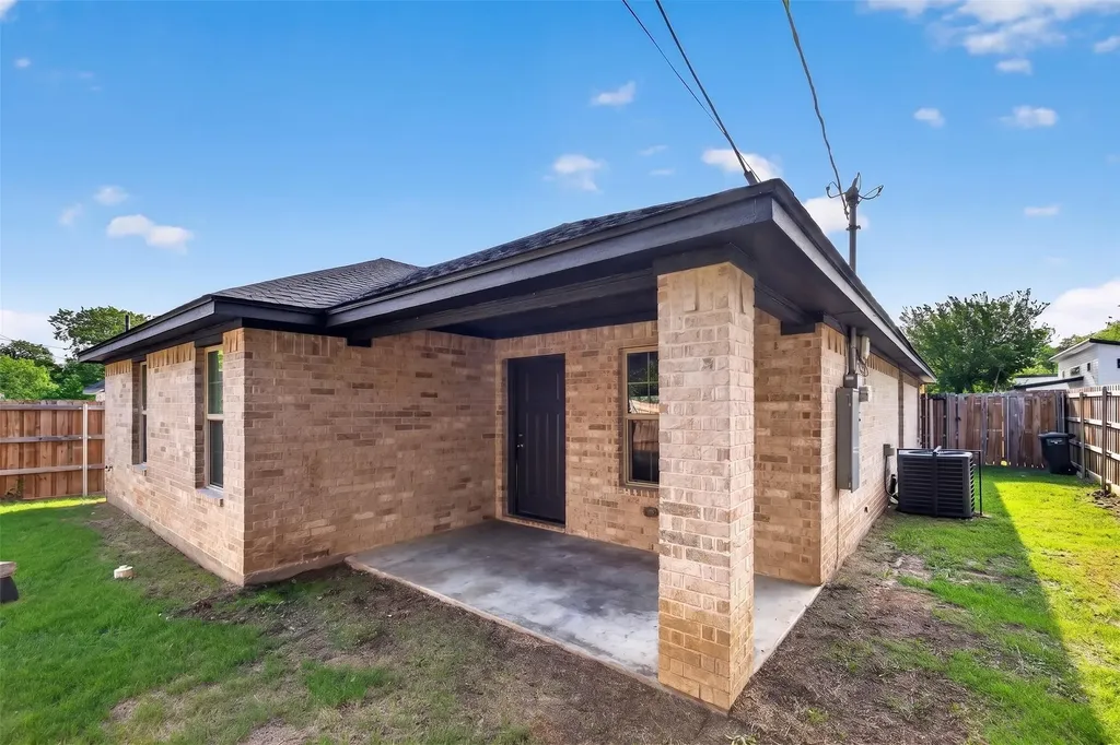 1504 Missouri Avenue Fort Worth TX 76104