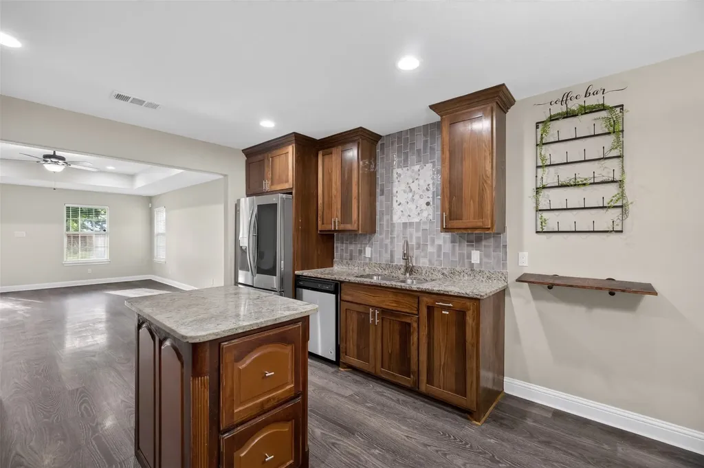 1504 Missouri Avenue Fort Worth TX 76104