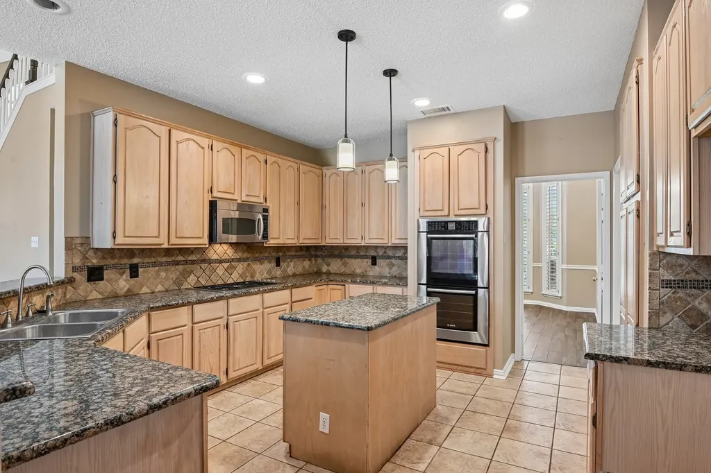 2225 Kings Forest Lane Flower Mound TX 75028