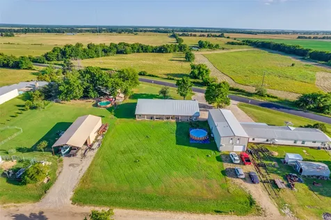 1590 Farm Road 2352a Sumner TX 75486