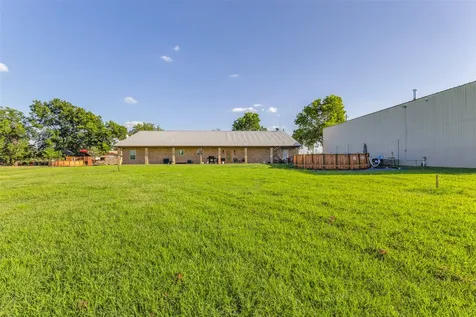 1590 Farm Road 2352a Sumner TX 75486