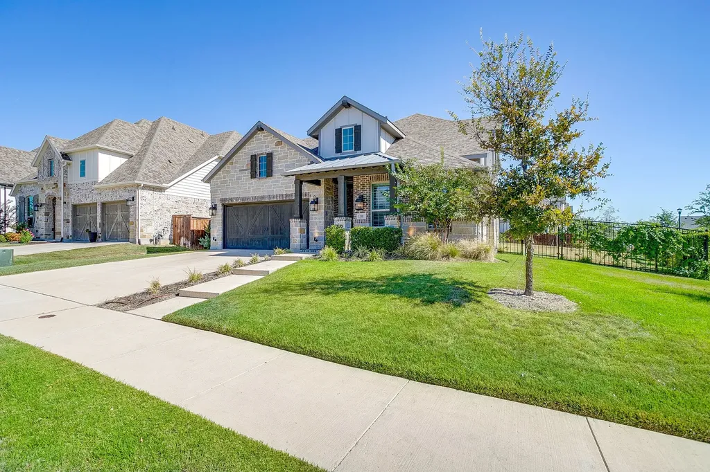 2009 Roundtree Circle E Fort Worth TX 76008