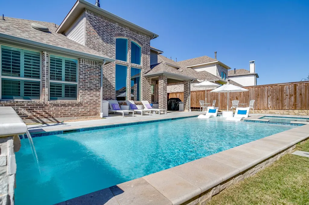 2009 Roundtree Circle E Fort Worth TX 76008