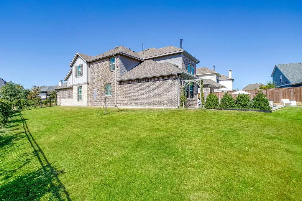 2009 Roundtree Circle E Fort Worth TX 76008