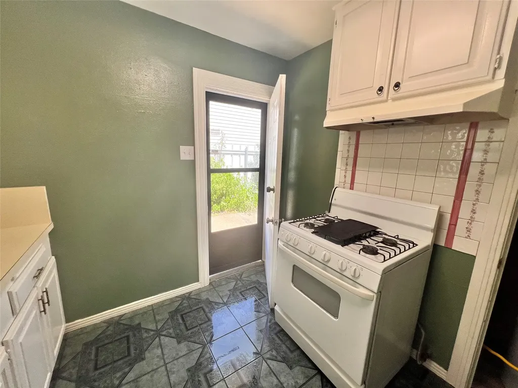 6714 Day Street Dallas TX 75227