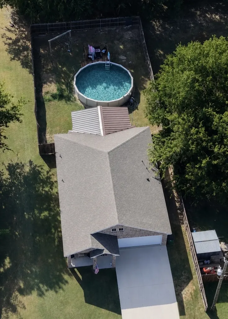 207 N Hubbard Street Alvord TX 76225