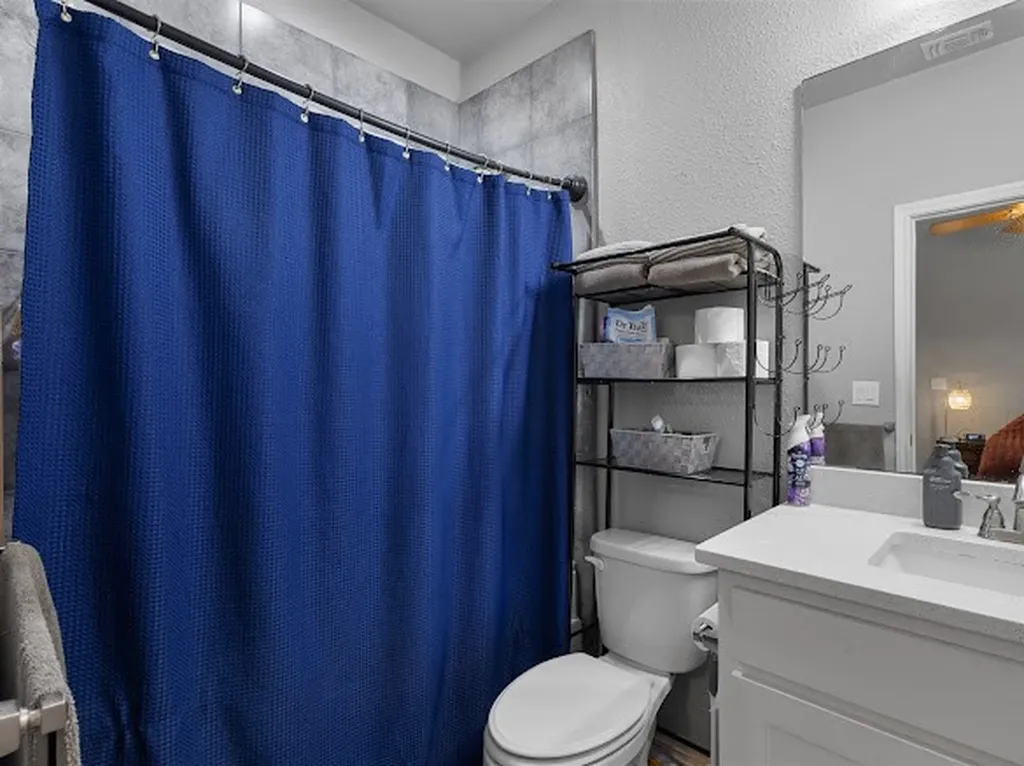 207 N Hubbard Street Alvord TX 76225