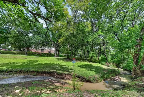 2633 Lakeside Drive Burleson TX 76028