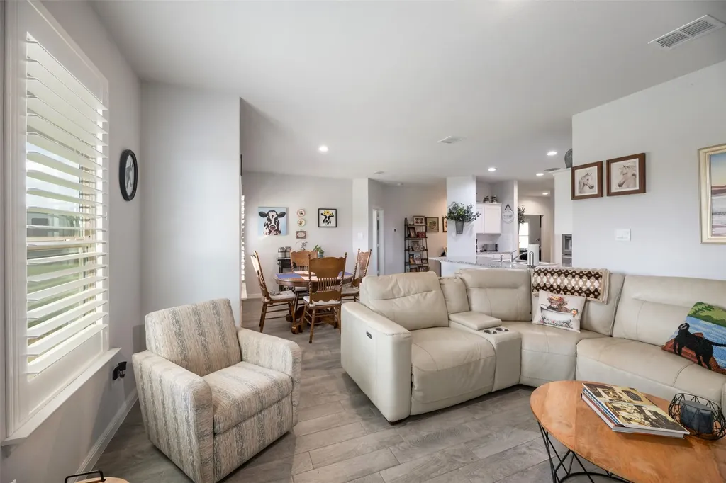 111 Augusta Court Boyd TX 76023