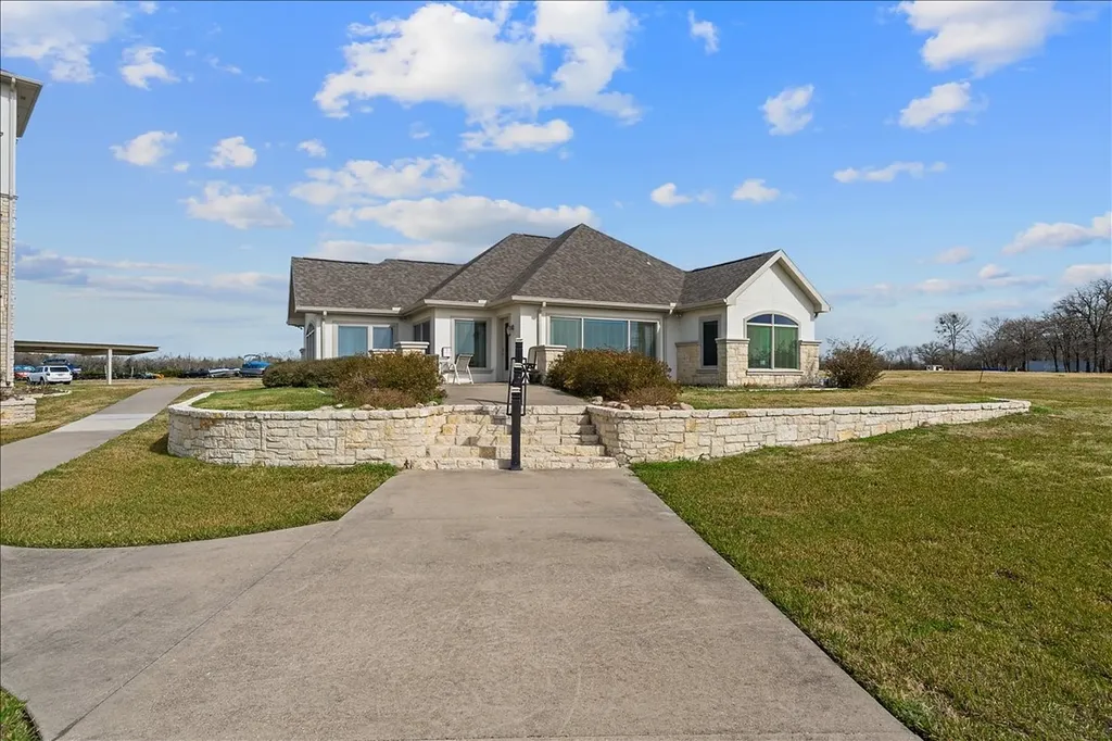 9900 Northshore Boulevard Corsicana TX 75109