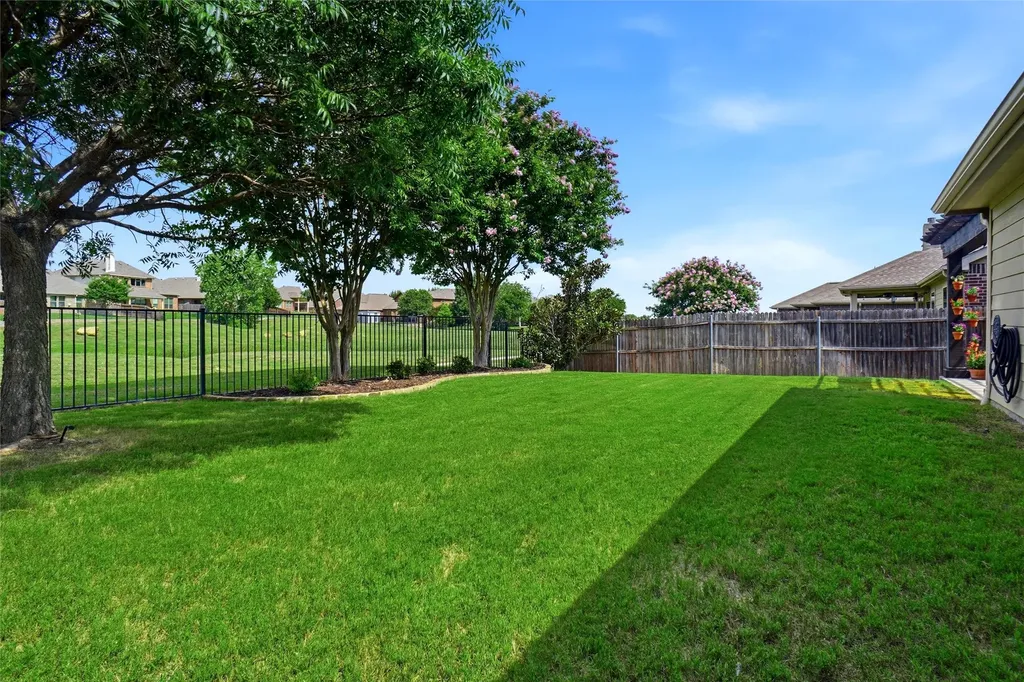 12529 Autumn Leaves Trail Fort Worth TX 76244