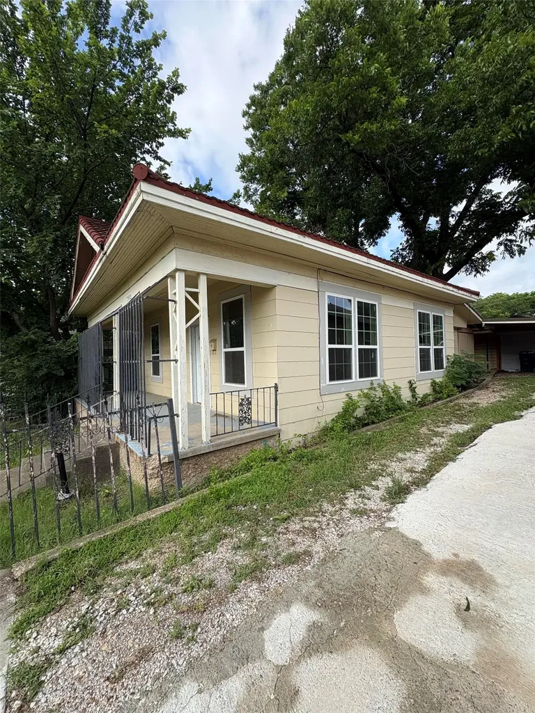 2405 Roosevelt Avenue Fort Worth TX 76164