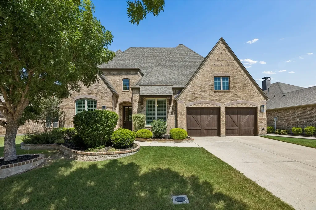 Roanoke TX, 1004 W Bluff Way