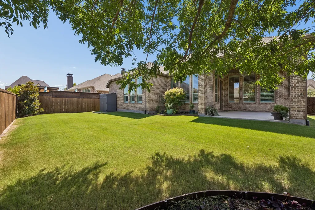 1004 W Bluff Way Roanoke TX 76262
