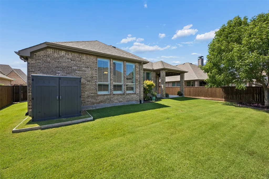 1004 W Bluff Way Roanoke TX 76262