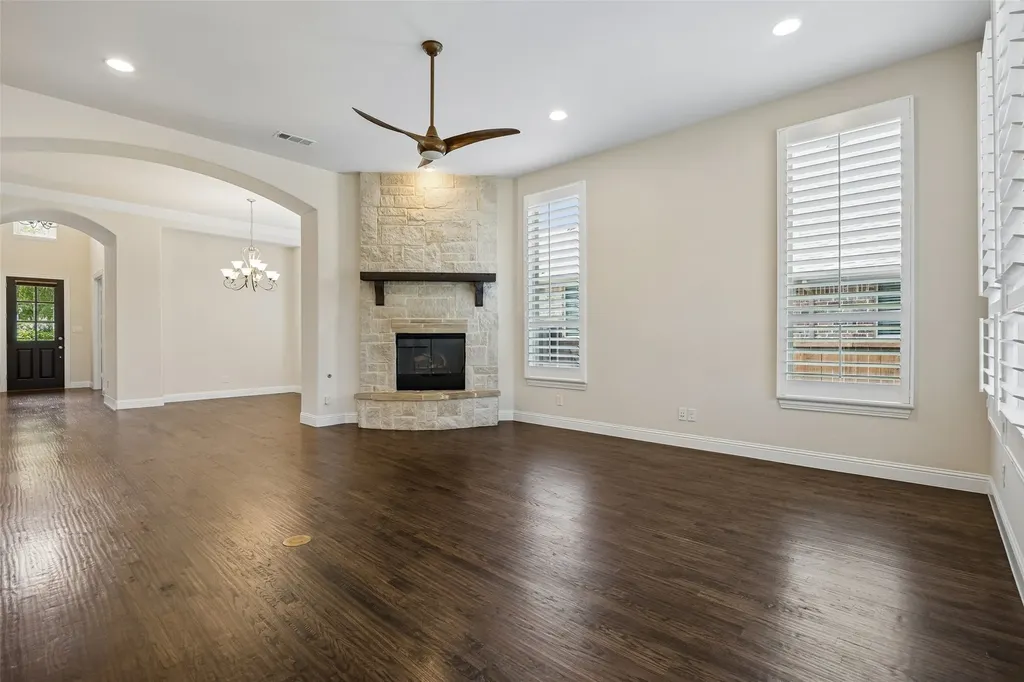 1004 W Bluff Way Roanoke TX 76262