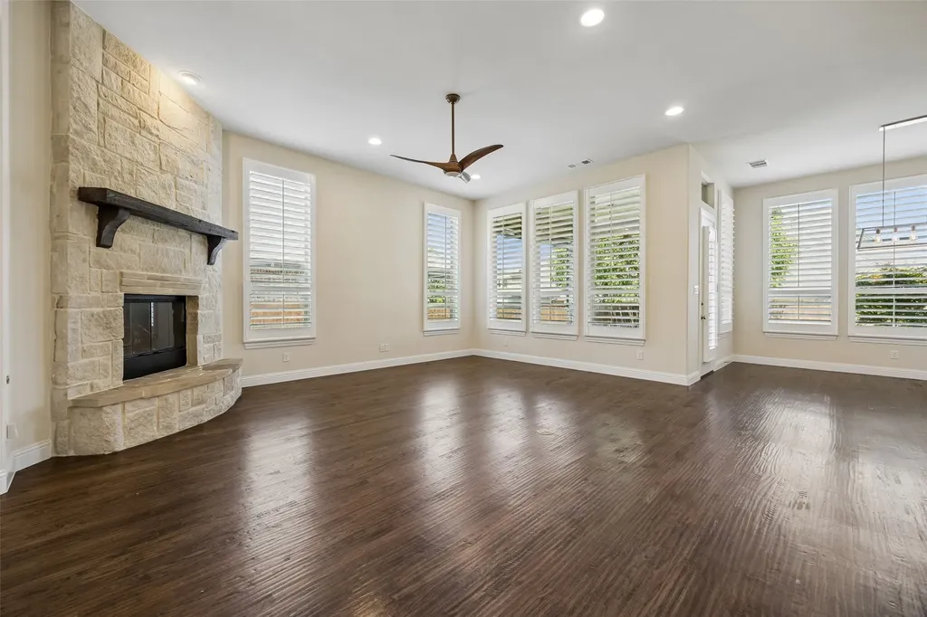1004 W Bluff Way Roanoke TX 76262