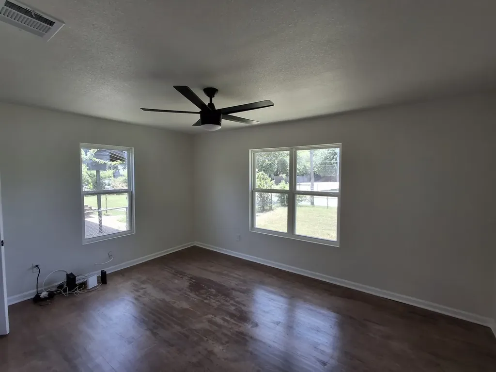 2707 Engle Avenue Dallas TX 75233