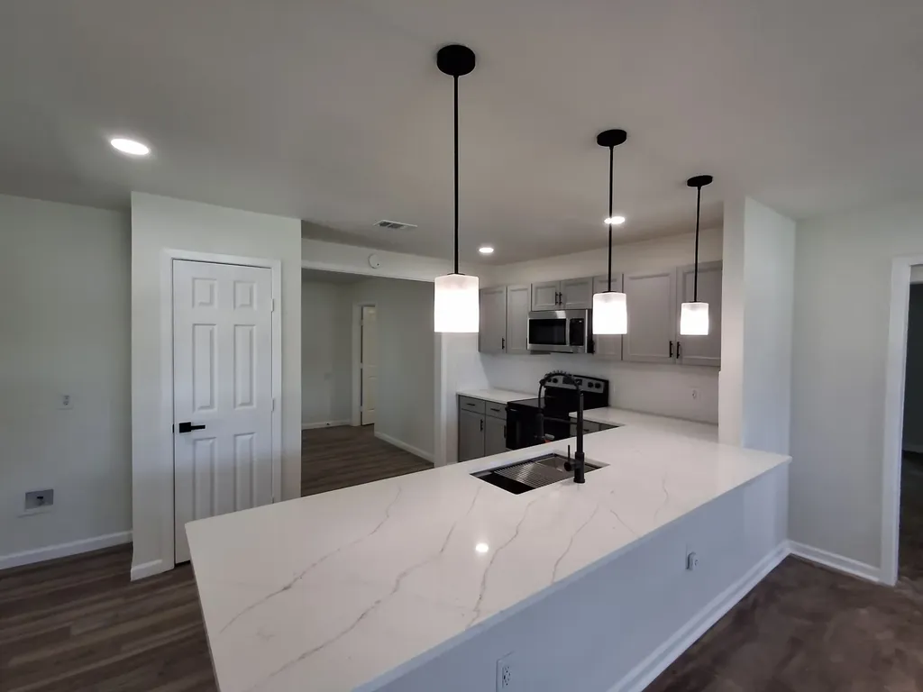 2707 Engle Avenue Dallas TX 75233