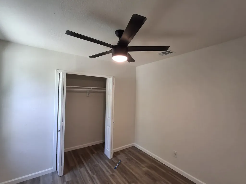 2707 Engle Avenue Dallas TX 75233