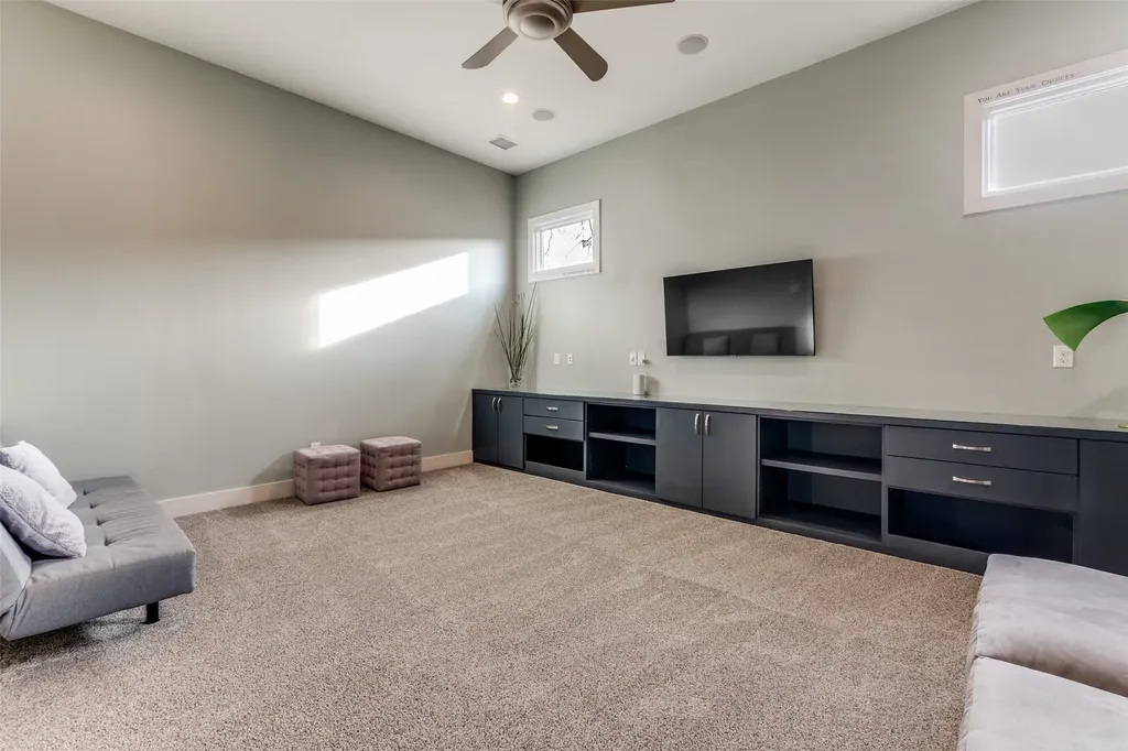 7912 Hanover Street Dallas TX 75225