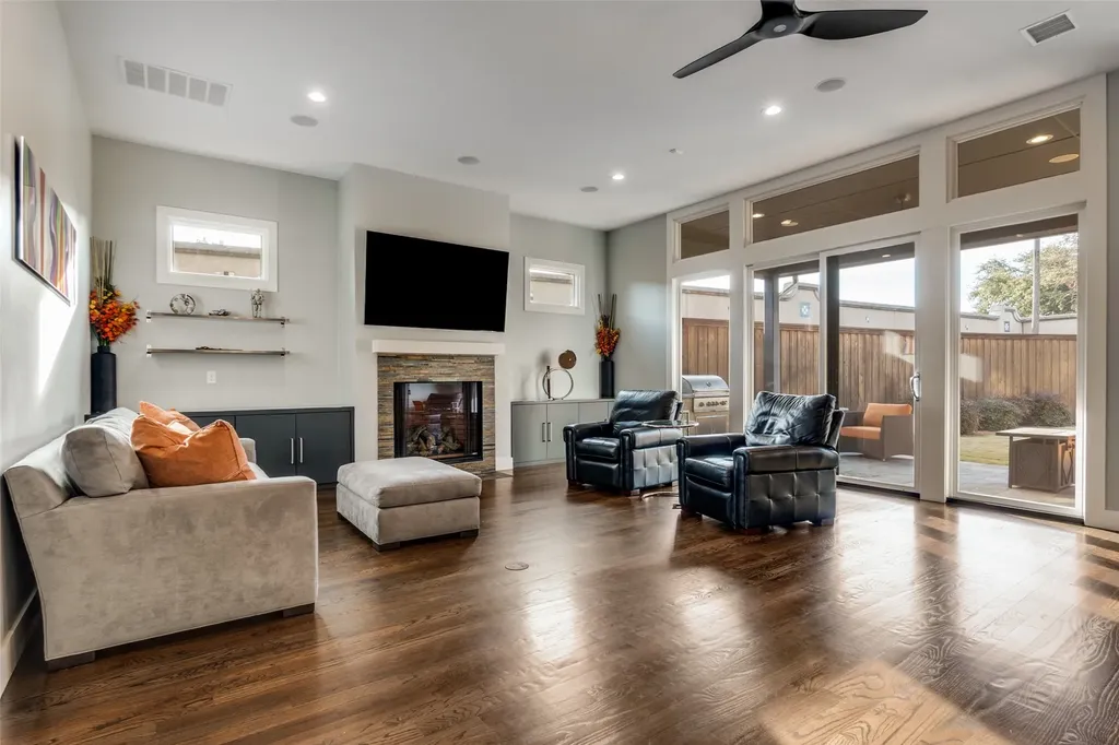 7912 Hanover Street Dallas TX 75225